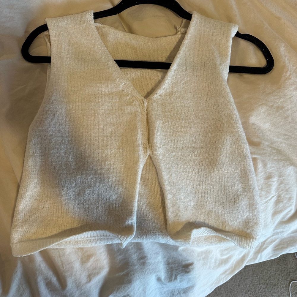 SHEIN White Crop Top
